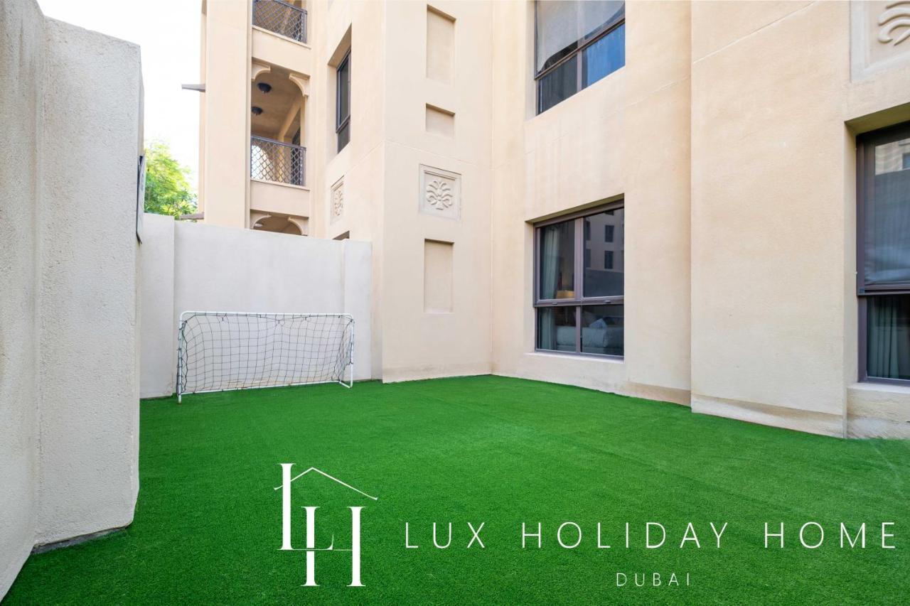Lux The Burj Khalifa View Garden Apartment